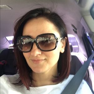 Meet your Posher, Enida